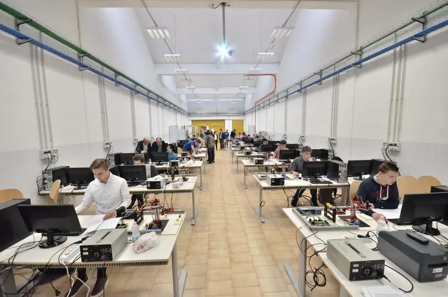 Gara nazionale di automazione all'Itis Castelli
