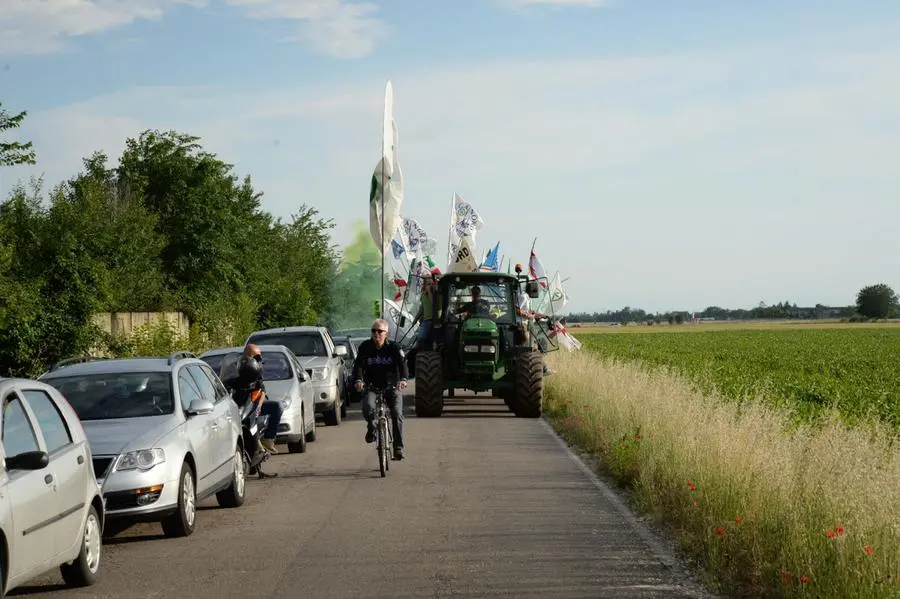 Il presidio contro l'arrivo dei profughi