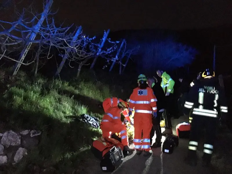 Il trattore ribaltato a Botticino