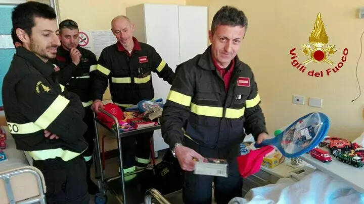 Vigili del fuoco in ospedale
