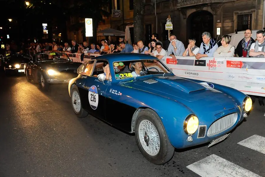 Mille Miglia 2016, auto storiche a Reggio Emilia