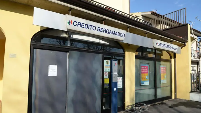 Bancomat divelto a Maclodio, banditi a mani vuote