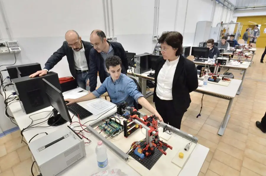 Gara nazionale di automazione all'Itis Castelli