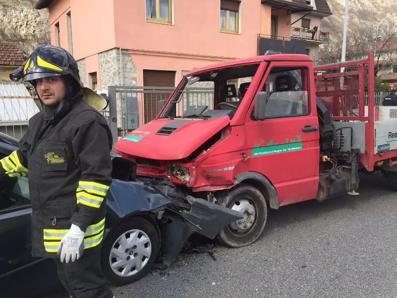 Piancogno, auto contro furgone: un ferito grave