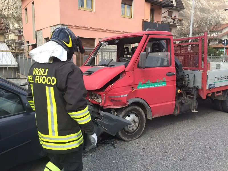 Piancogno, auto contro furgone: un ferito grave