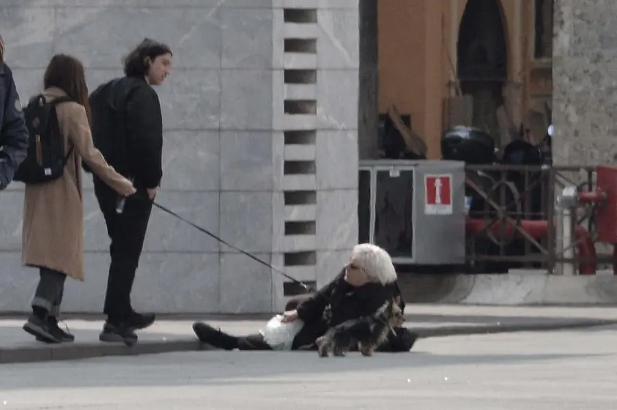 La signora caduta in piazza Vittoria