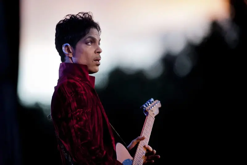 Addio a Prince, morto a 57 anni