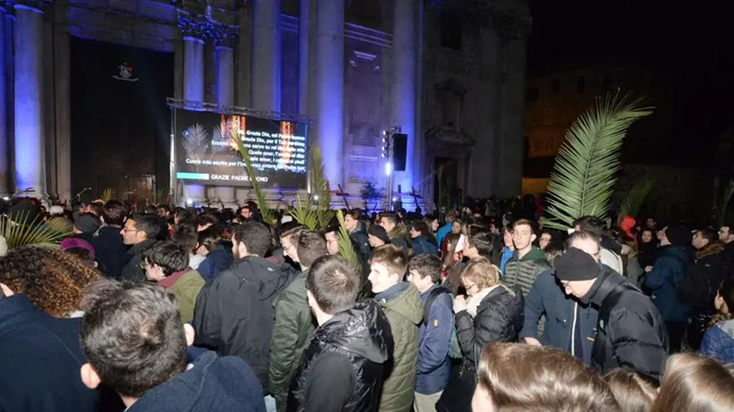 La Veglia delle palme con il vescovo Monari