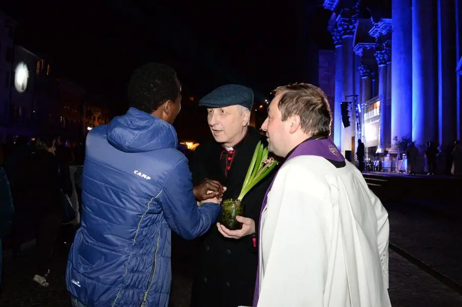 La Veglia delle palme con il vescovo Monari