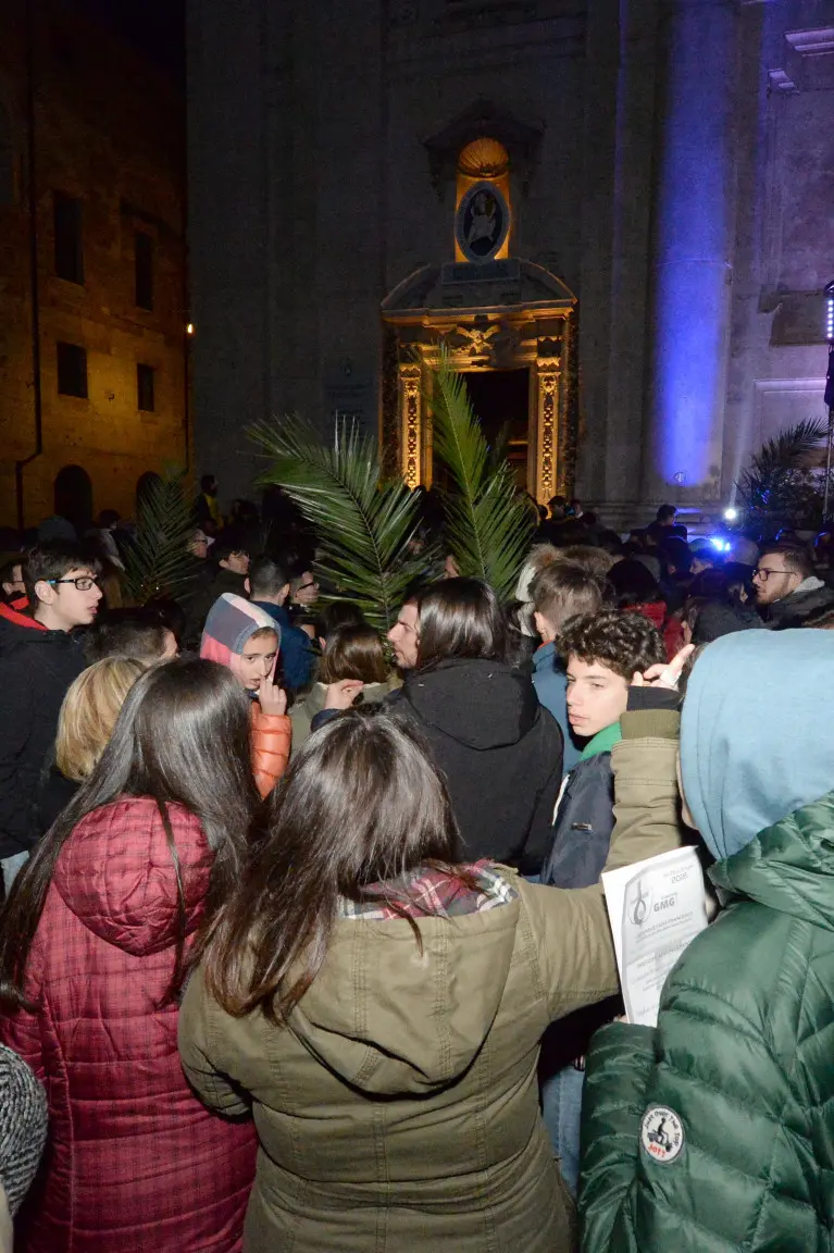 La Veglia delle palme con il vescovo Monari