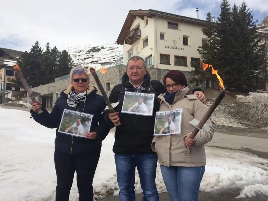 La fiaccolata per Raffaele Tirali a St. Moritz