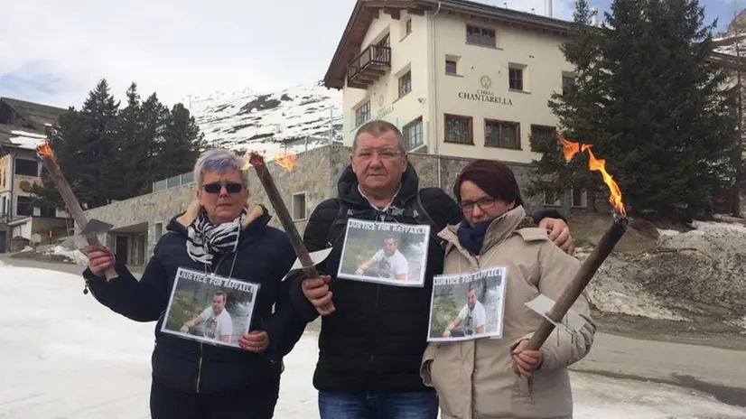 La fiaccolata per Raffaele Tirali a St. Moritz