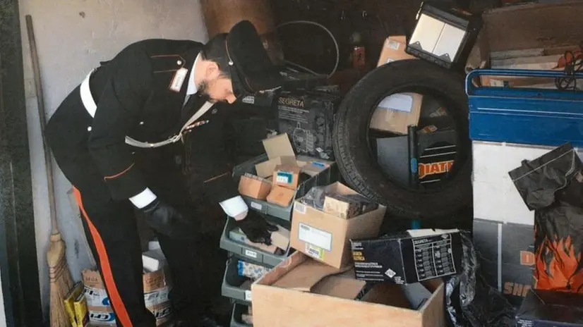 La merce trovata dai carabinieri nel garage a Carpenedolo