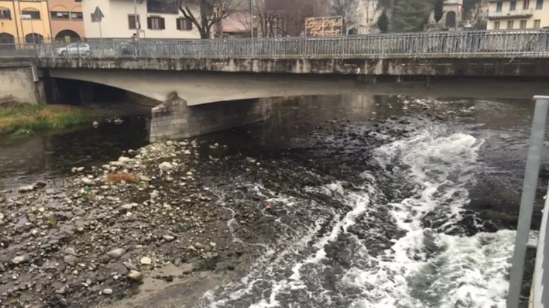 Fiume Oglio inquinato