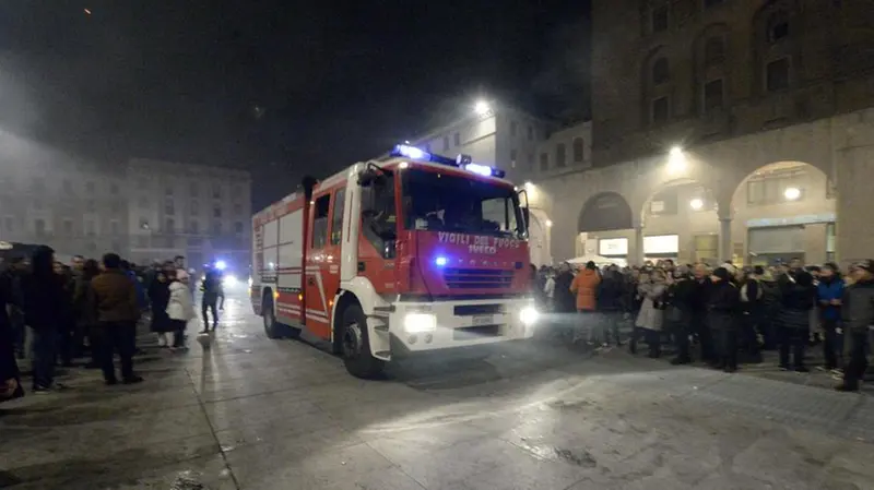 Piazza Vittoria, l'incendio durante la festa