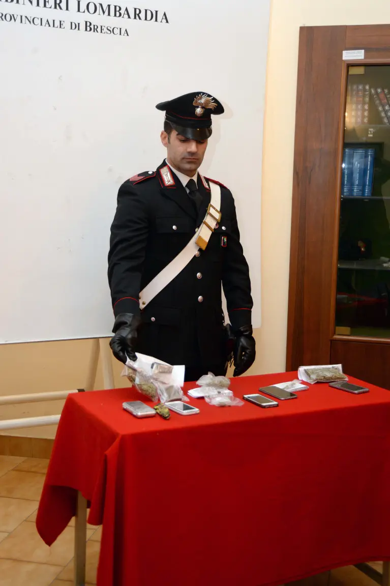 Droga tra minori: la conferenza stampa dei Carabinieri