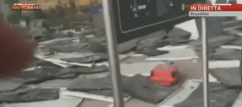 Bruxelles, la sequenza dell'esplosione all'aeroporto