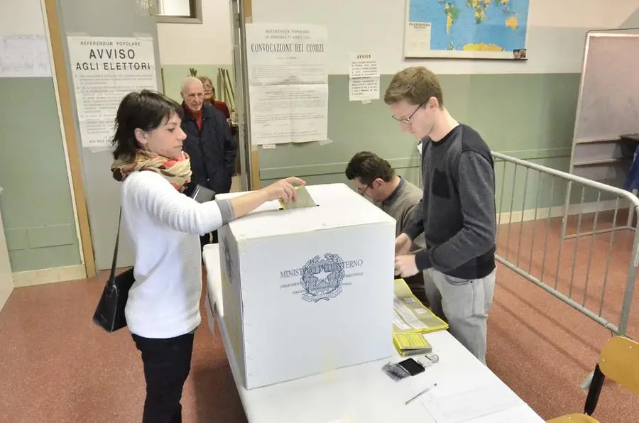 Brescia al voto, urne aperte fino alle 23