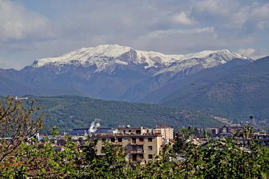 Gölem imbiancato al 25 aprile