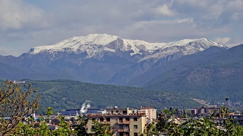 Gölem imbiancato al 25 aprile