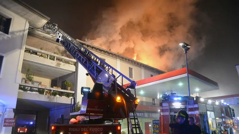 L'incendio alla palazzina di Nave