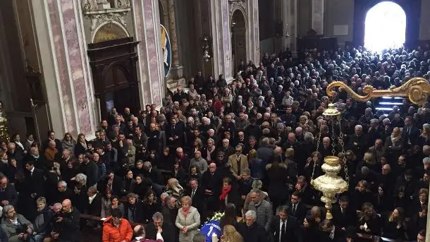 L'addio commosso a Gino Corioni