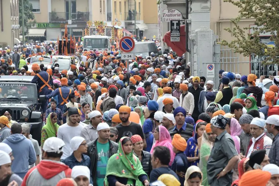Il corteo Sikh tra le vie della città