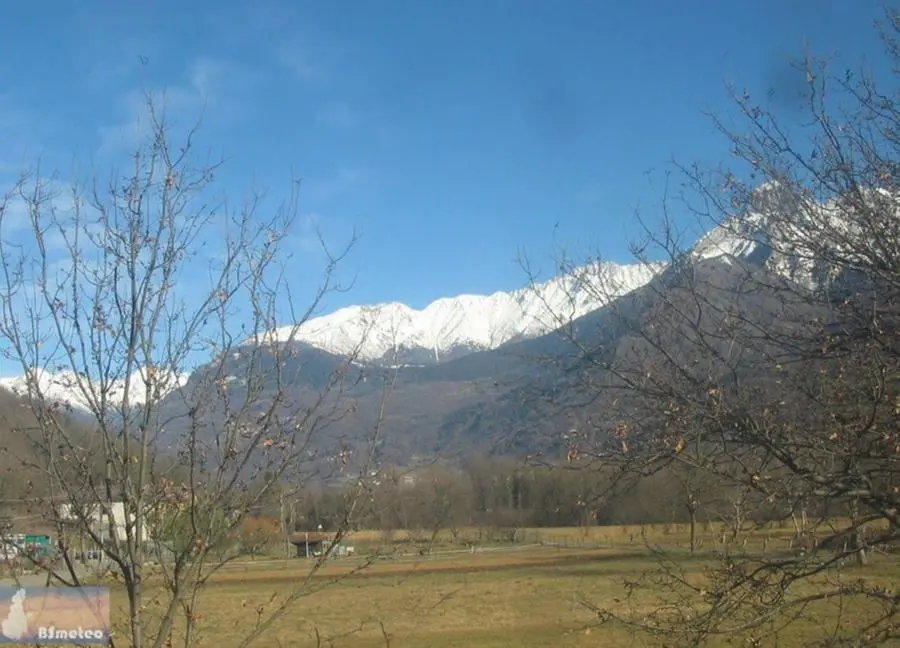 Neve sui monti imbiancati