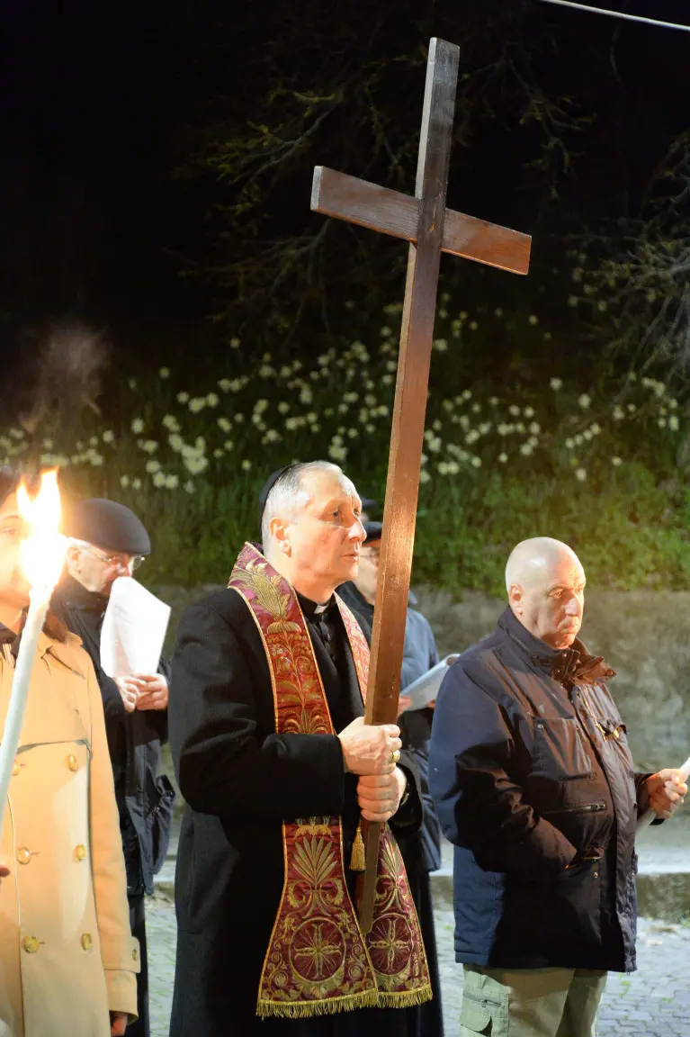 La Via Crucis per la città