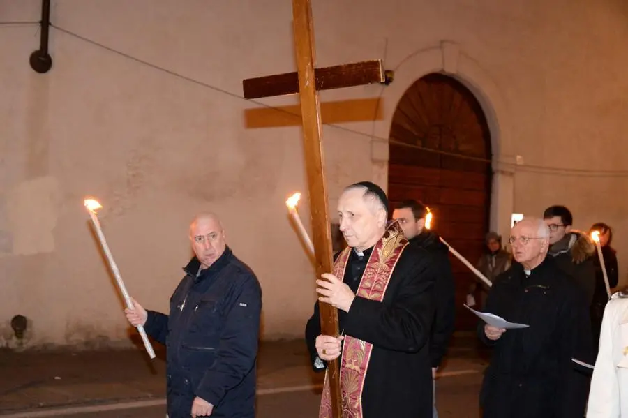 La Via Crucis per la città