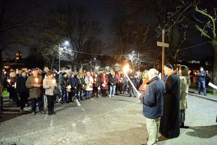 La Via Crucis per la città