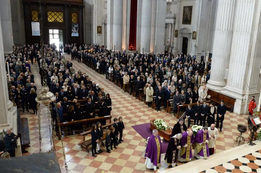 L'addio in cattedrale ad Alberto Folonari