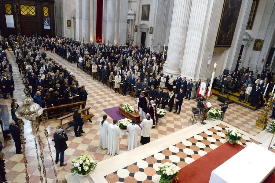 L'addio in cattedrale ad Alberto Folonari