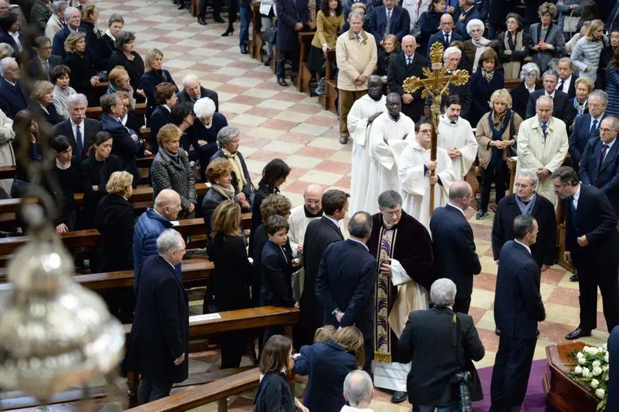 L'addio in cattedrale ad Alberto Folonari