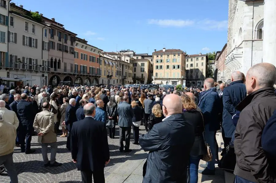 L'addio in cattedrale ad Alberto Folonari