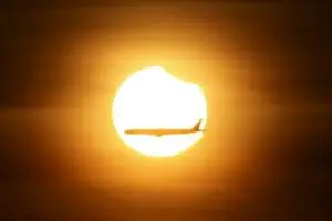 Alcune foto dell'eclissi di sole scattate a Singapore e pubblicate su www.straitstimes.com/s