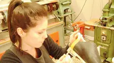 Federica Sofia, titolare del laboratorio-bottega di scarpe su misura