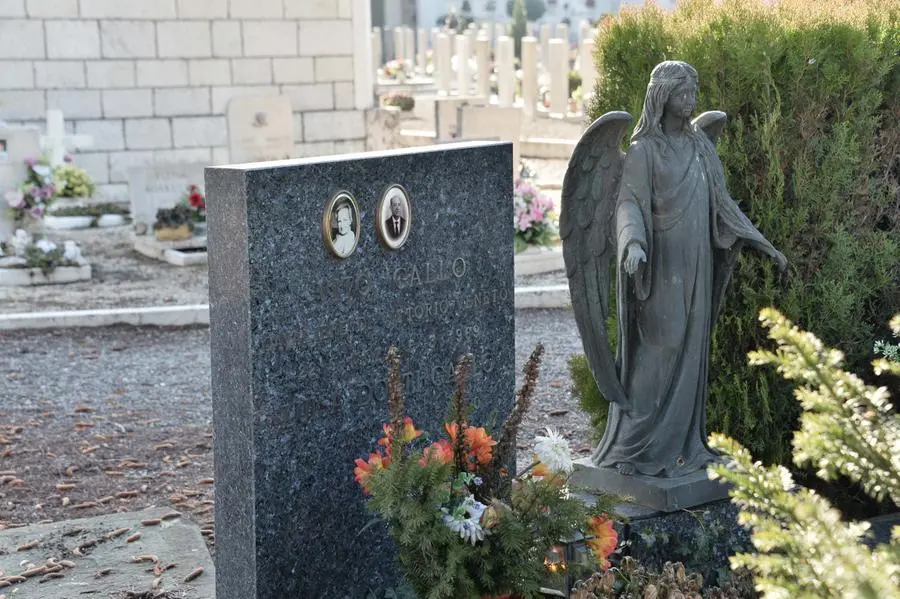 Il cimitero di Mompiano e le tombe sfregiate