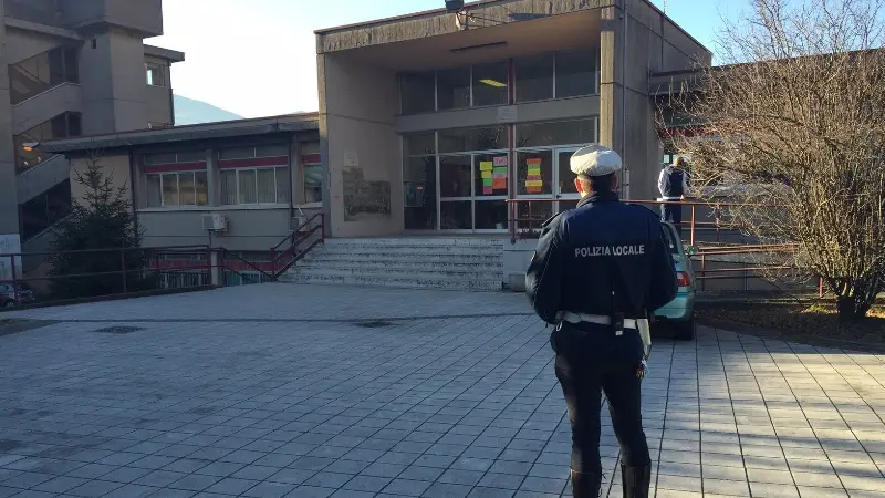 La Polizia locale all'istituto tecnico Olivelli-Putelli