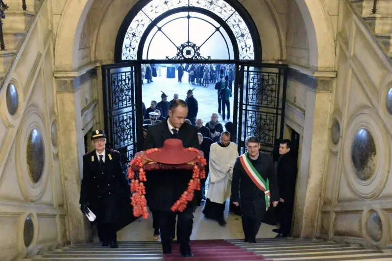 La cerimonia del Galero rosso: il capèl è di nuovo in Loggia