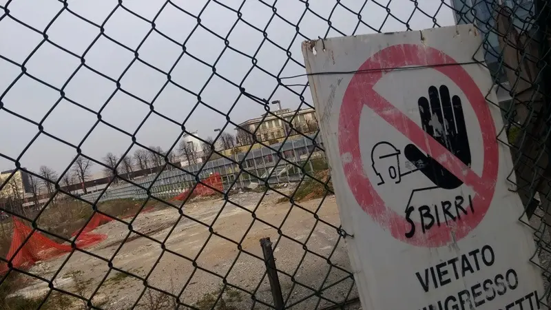 Parco Venturini, degrado e vandali in azione
