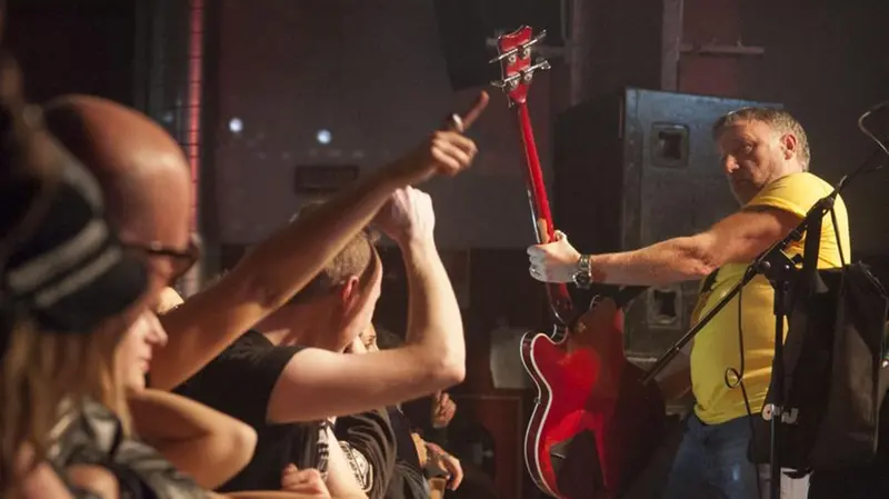 Peter Hook in Latteria
