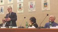 Roberto Maroni al tavolo dei relatori