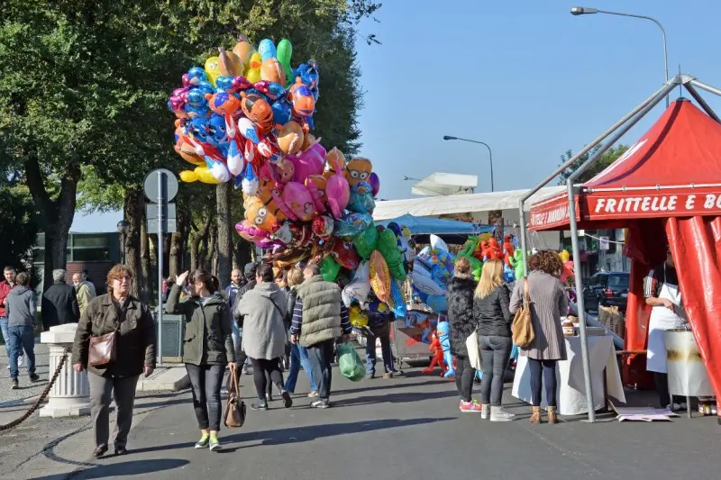 Fiera di Ognissanti in via Milano