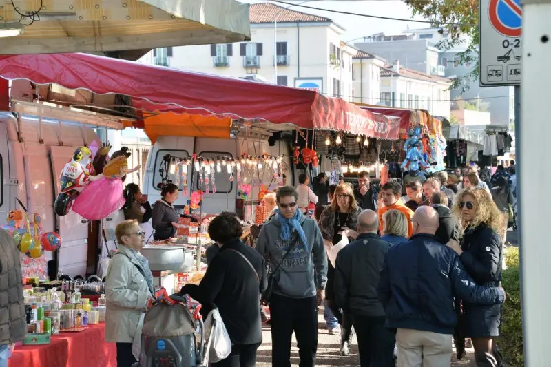 Fiera di Ognissanti in via Milano