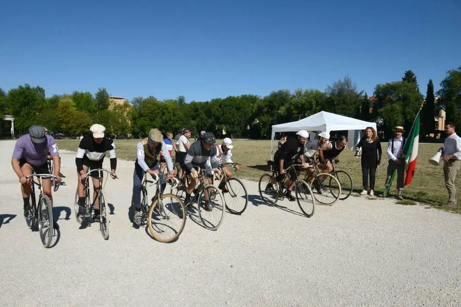 Il cicloraduno vintage a Campo Marte