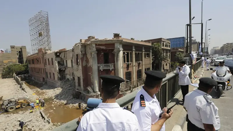 Cairo, il consolato dopo l'attentato