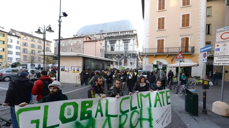La manifestazione ambientalista a Brescia