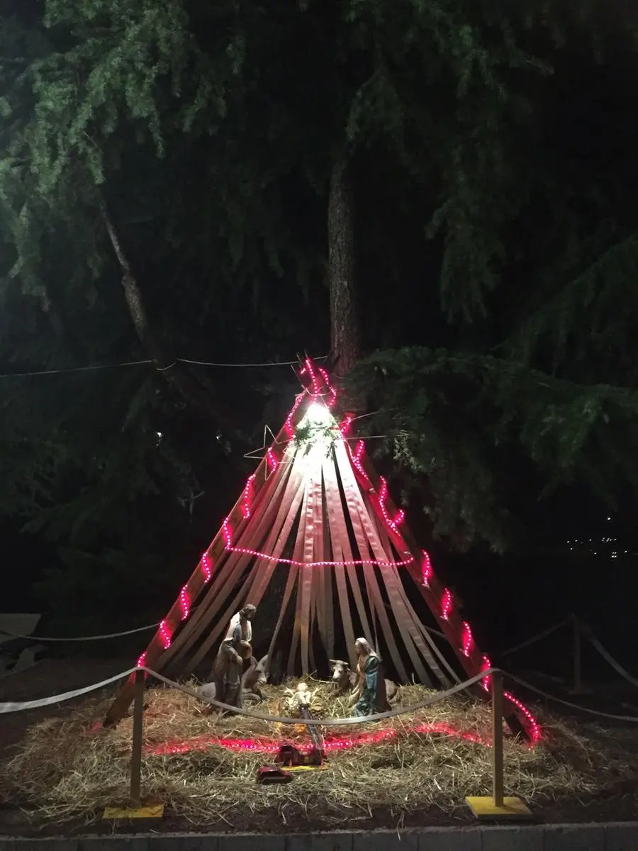Il presepe dei Vigili del fuoco a Salò e la merenda per Santa Barbara