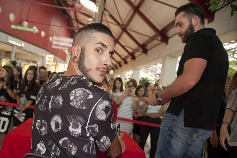 Folla di fan per Madh